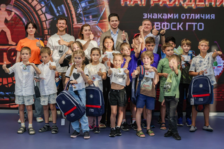 Знаки отличия ГТО из рук игрока «Спартака»! Знаки отличия ГТО из рук игрока «Спартака»!.